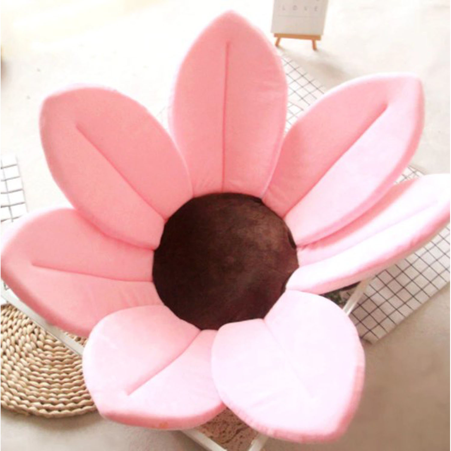 FocusBaby® Plush Bath Cushion with Flower Petal Design - Image 7
