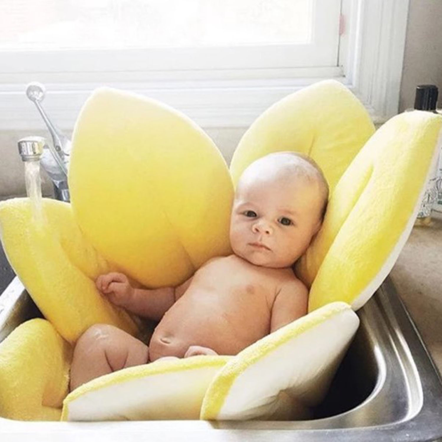 FocusBaby® Plush Bath Cushion with Flower Petal Design - Image 13