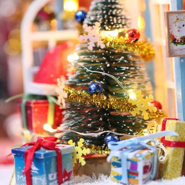 FocusToys® Miniature Dollhouse Kit: Enchanted Holiday - Image 2