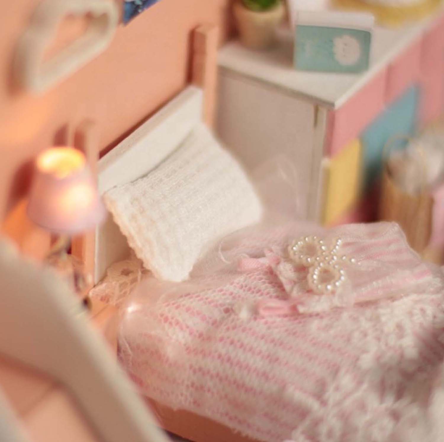 FocusToys® Miniature Doll House DIY: Mia’s Cat House - Image 6